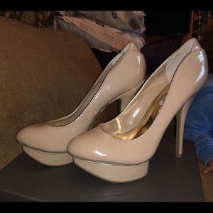 Jennifer Lopez pumps